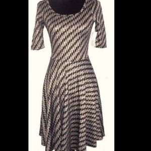 XL Nicole Lularoe elegant collection black & gold